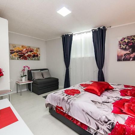 Apartment Romanov Belgrado Buitenkant foto