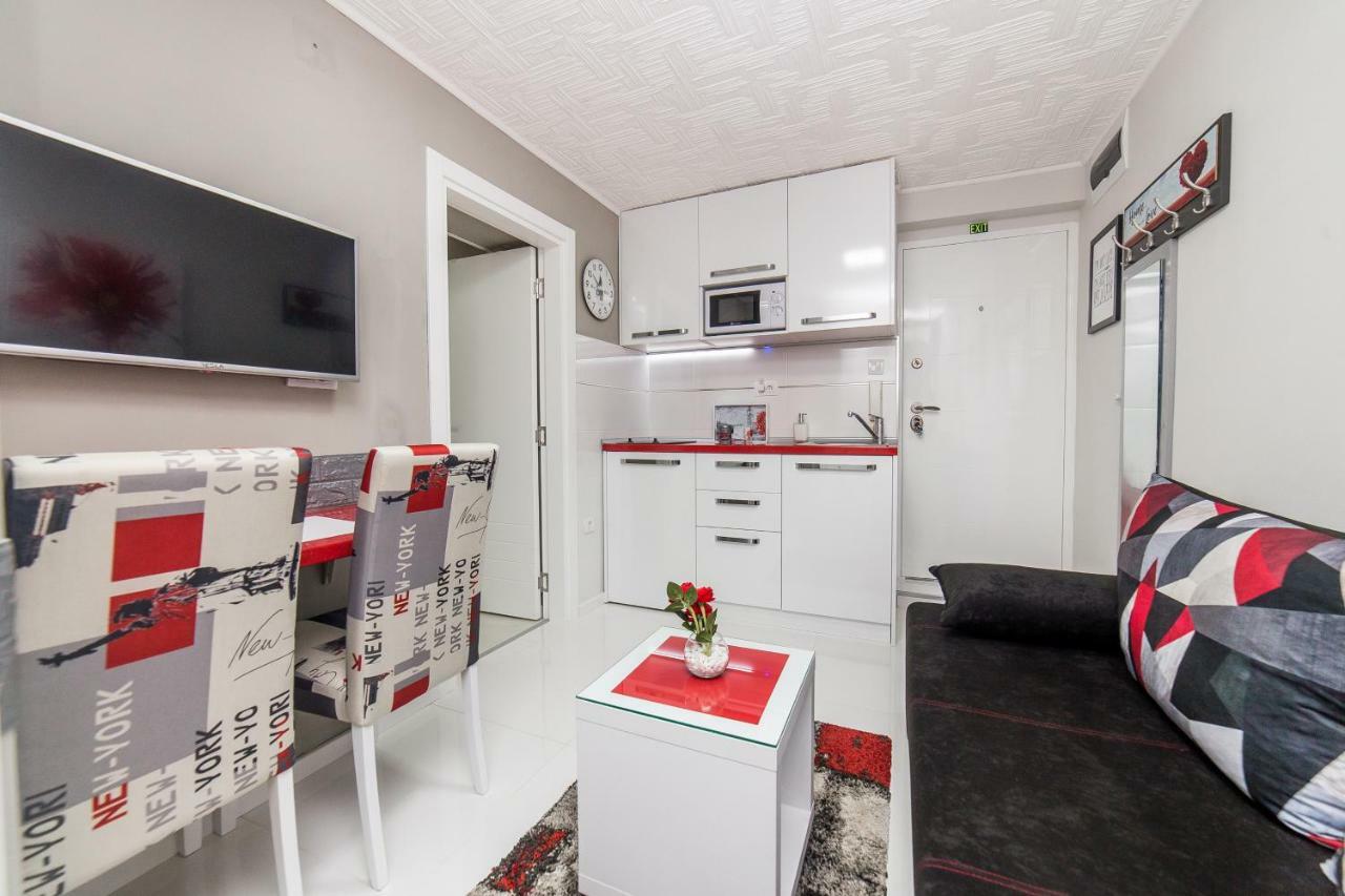 Apartment Romanov Belgrado Buitenkant foto